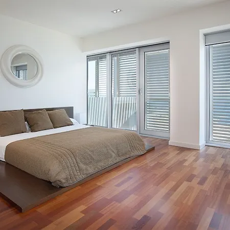 Rent Beach-diagonal Mar Apartment
