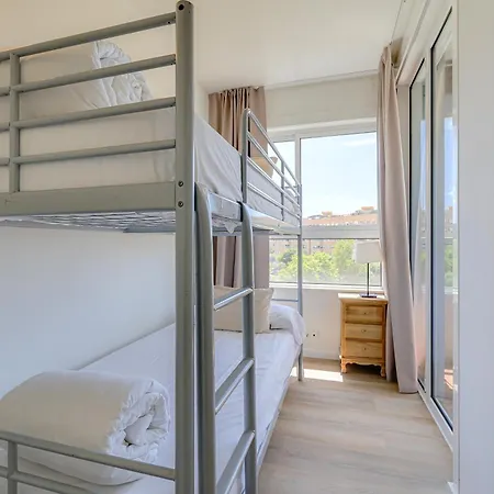 Rent Beach-diagonal Mar Apartment