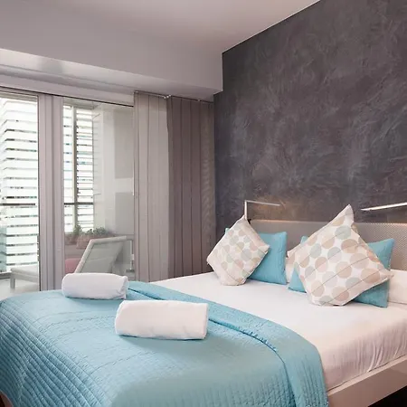 Rent Beach-diagonal Mar Apartment